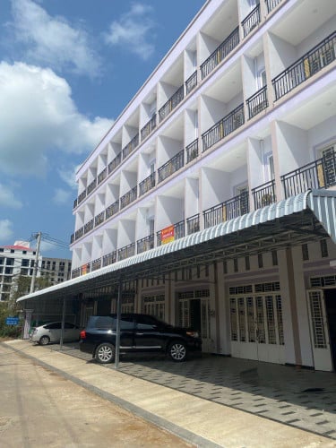 ផ្ទះ 18 បន្ទប់ ក្រុងព្រះសីហនុ