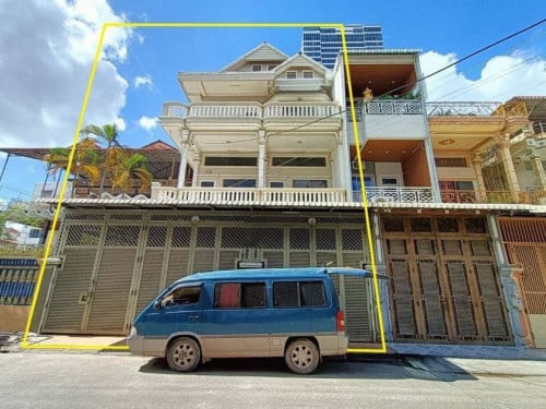 ផ្ទះសំរាប់ជួល នៅជិតផ្សាអូឡាំពិត 2000$  ចរចាណ៍