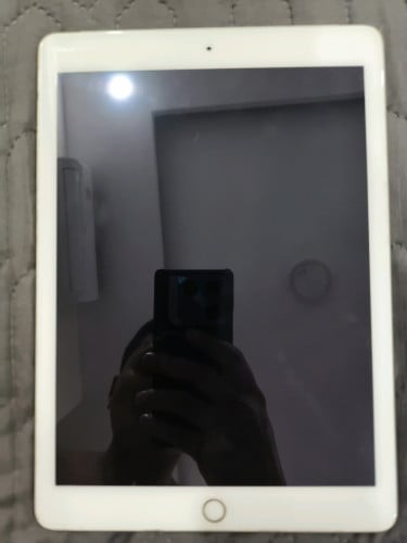 Urgent Sell IPAD Air 2 TH 64GB Sim + Wifi