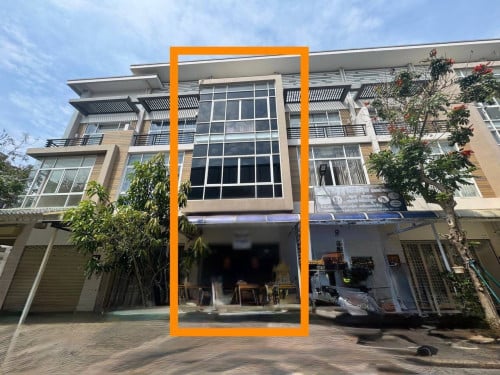 ផ្ទះលក់បន្ទន់ ក្នុងបូរីប៉េងហួតបឹងស្នា 165000$ ចរចាណ៍