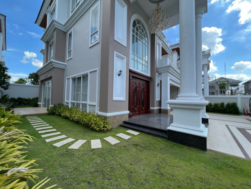 Villa For Rent in Borey Peng Houth 50m AEON3