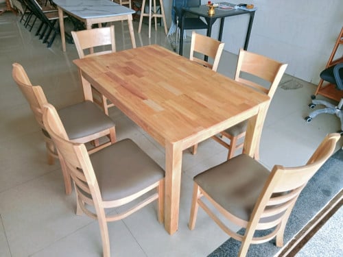 តុ  ញាំបាយ