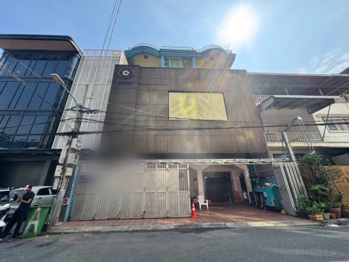 ផ្ទះលក់ម្តុំ សំពៅមាស  1350000$