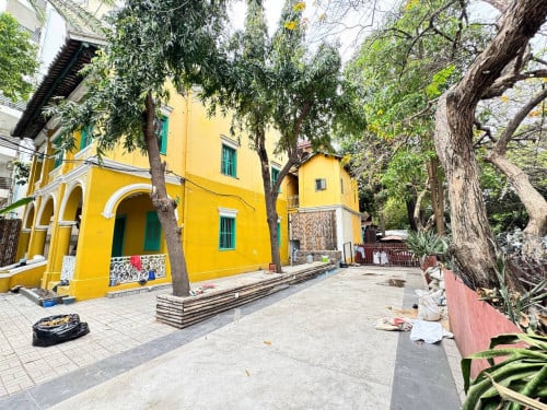 វីឡាសម័យបារាំង French Colonial Comercial Villa for rent In Daun Penh, Near Wat Phnom