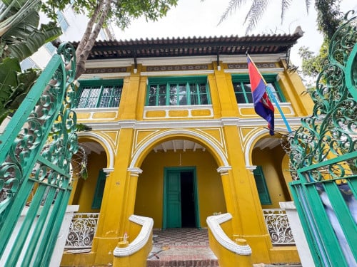 វីឡាសម័យបារាំង French Colonial Comercial Villa for rent In Daun Penh, Near Wat Phnom