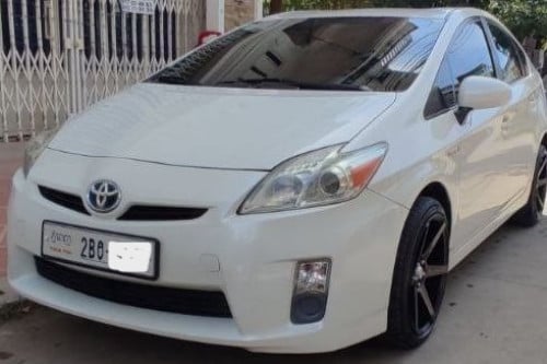 PRIUS 2010 White
