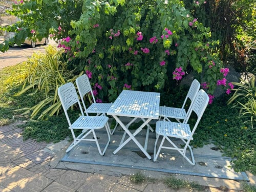 តុកៅអីជើងបត់សម្រាប់អង្គុយញាំអាហារ