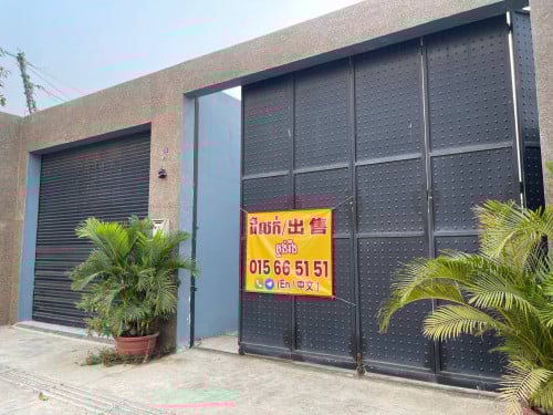 ផ្ទះខាងក្រោយជាប់ស្ទឹង(ផ្លង់រឹង)​ 10នាទីដល់ផ្សារAeon 3