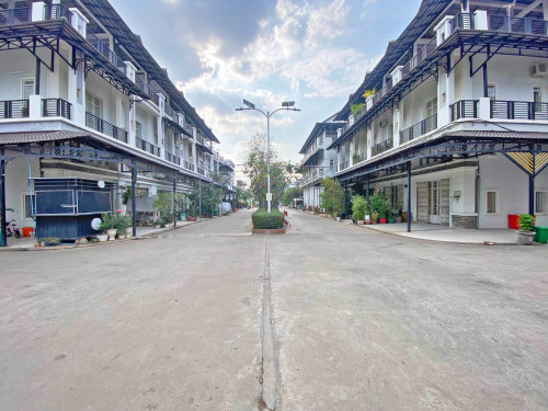 🏘 ផ្ទះល្វែង ក្នុងបុរី សម្បត្តិមានហេង3 ត្រូវការលក់បន្ទាន់ខ្លាំង