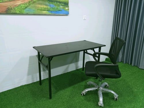 ឈុតតុកៅអីសម្រាប់អង្គុយរៀនរឺធ្វើការ