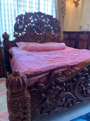 គ្រែឈេីបេងសុទ្ធ