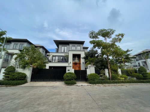 Villa queen corner for sale
