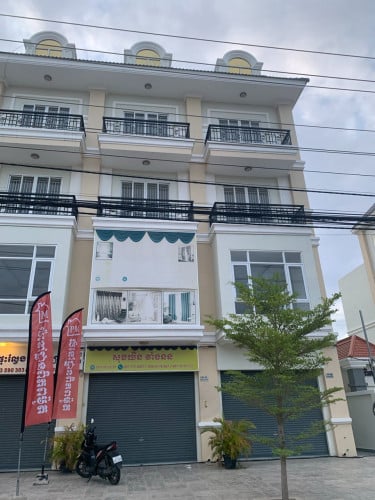 ផ្ទះជួលលើផ្លូវព្រៃសទល់មុខបុរីជីបម៉ុង - Shop for rent in front of Chip Mong Prey Sor