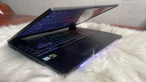 Asus ROG GL504GM (Gaming + Design)