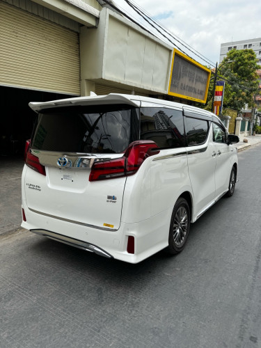 2018 TOYOTA ALPHARD HYBRID EXECUTIVE LOUNGE FOR SALE