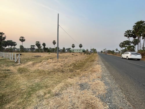 ដីលក់ ក្បាលដីជាប់ផ្លូវកៅស៊ូ 56ម