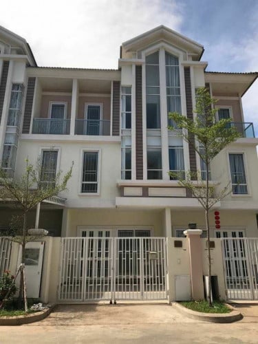 Link villa for rent at Borey Chipmong -Mongrithy