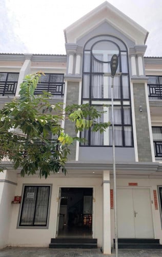 វិឡាកូនកាត់លក់បន្ទាន់