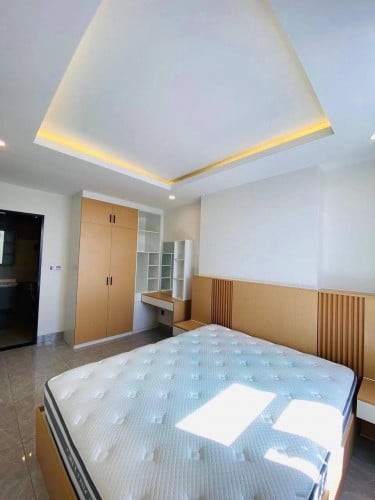 លក់ក្រោមទីផ្សារ