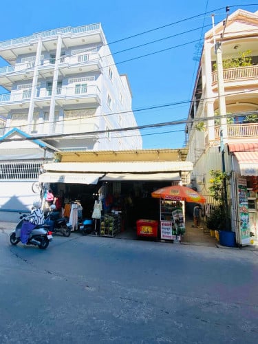 ដី និង ផ្ទះលក់បន្ទាន់ (មានចំណូលពីការជួលស្រាប់ 800$ / ខែ)