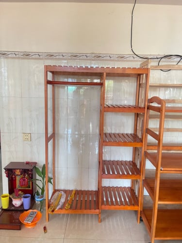 ធ្នើឈើស្អាត់ខ្លាំង