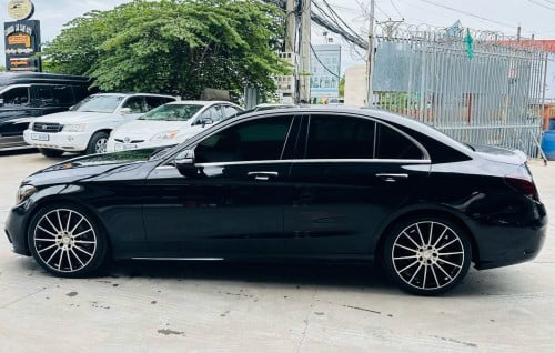 ឡានលក់ Mercedes C300 AMG ៚