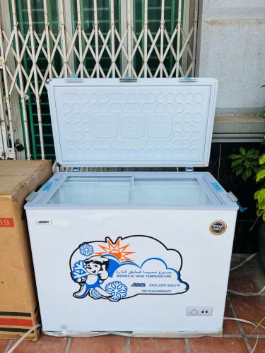 ទូក្លាសេកកសុត LSK ខ្នាត១ម៉ ធានា២ឆ្នាំ