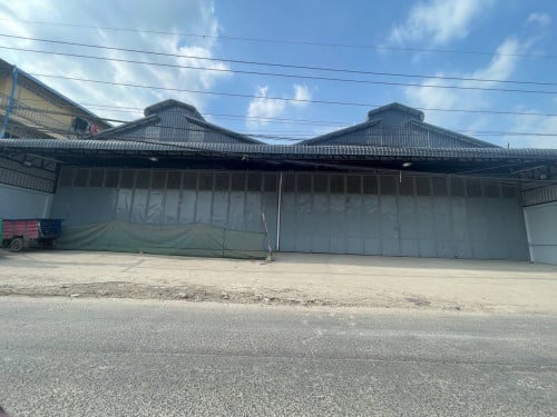 ឃ្លាំងថ្មីជួល កំបូល