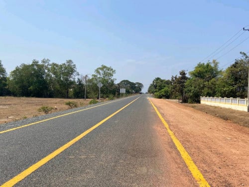 ដីប្លង់រឹង ទំហំ3ហាត់68អា លក់បន្ទាន់ នៅជាប់ផ្លូវកៅស៊ូ40m ផ្លូវព្រលានយន្តហោះកំពង់ឆ្នាំ