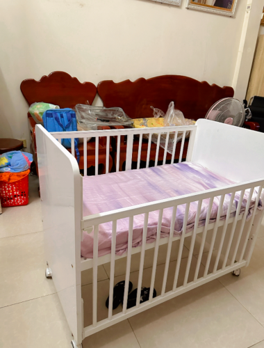 គ្រែកូនក្មេង 95% new free ពូក