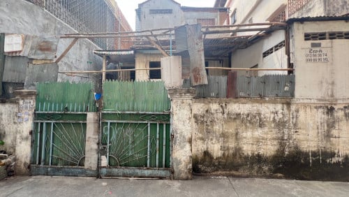 ដីនៅផ្សារដើមគរតម្លៃ 20មុឺនជាង ចរចារបាន តាមទូរស័ព្ទ