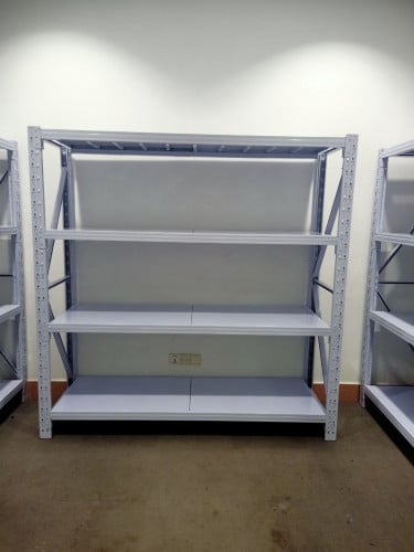 ធ្នើឃ្លាំង