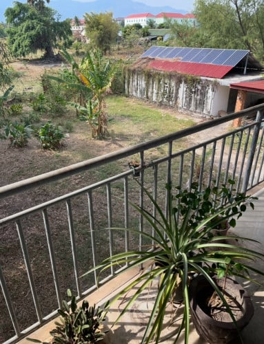 House and big land (3000 sm) in Kampot for sale.