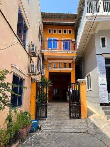 បន្ទប់ជួល