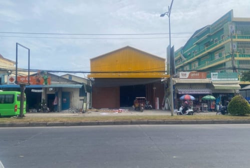 ឃ្លាំងអាជីវកម្មសម្រាប់ជួល​ នៅចំការដូង