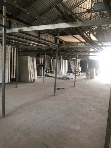 ឃ្លាំងនៅកំបូលលក់បន្ទាន់