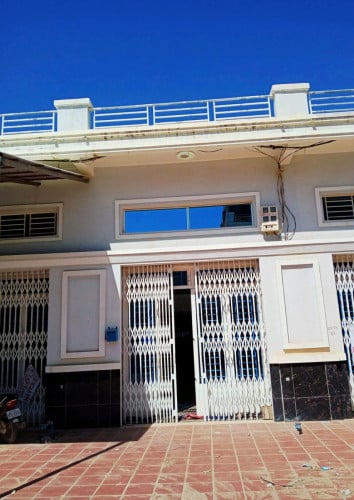 ផ្ទះល្វែងសម្រាប់ជួលជិតផ្សារបែកចាន