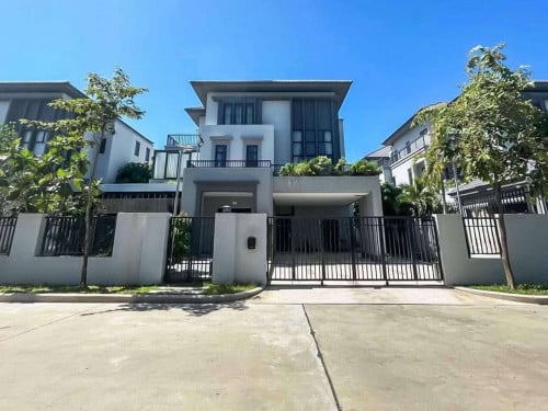 Urgent Sale – Queen Villa in Borey Chip Mong 598!