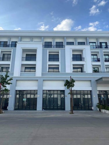 ផ្ទះអាជីវកម្មលក់បន្ទាន់ នៅក្នុងបុរីជីបម៉ុងលែនម៉ាក271