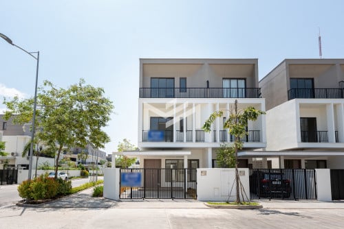 បុរី ចន្ទគីរី-វីឡាភ្លោះតូចកែងផ្លូវសម្រាប់លក់នៅជិតផ្សារអុំីអន 📍