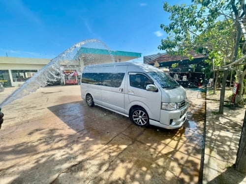 រថយន្តសំរាប់ជួល