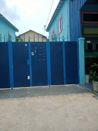 ឃ្លាំងជួលនៅជិតផ្សារច្រាំងចំរេះគីឡូ 6