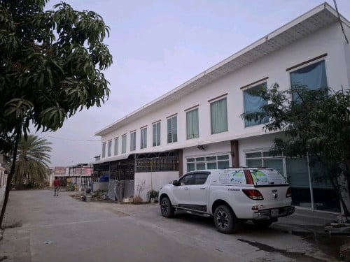 ផ្ទះល្វែង Eo E1