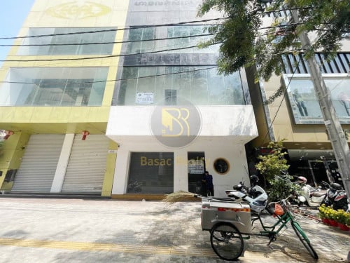 ផ្ទះ២ល្វែងកែងសំរាប់ជួលនៅលើផ្លូវ Preah Sihanouk