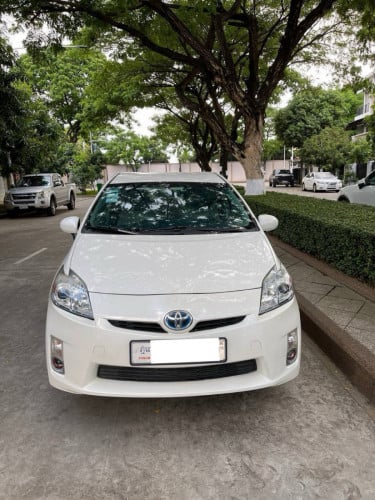 普锐斯 Prius 2010 年 For Rent/ 租 / 임차료