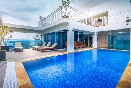 Service apartment 2 beds with gym, pool for rent in Boeng TraBek area