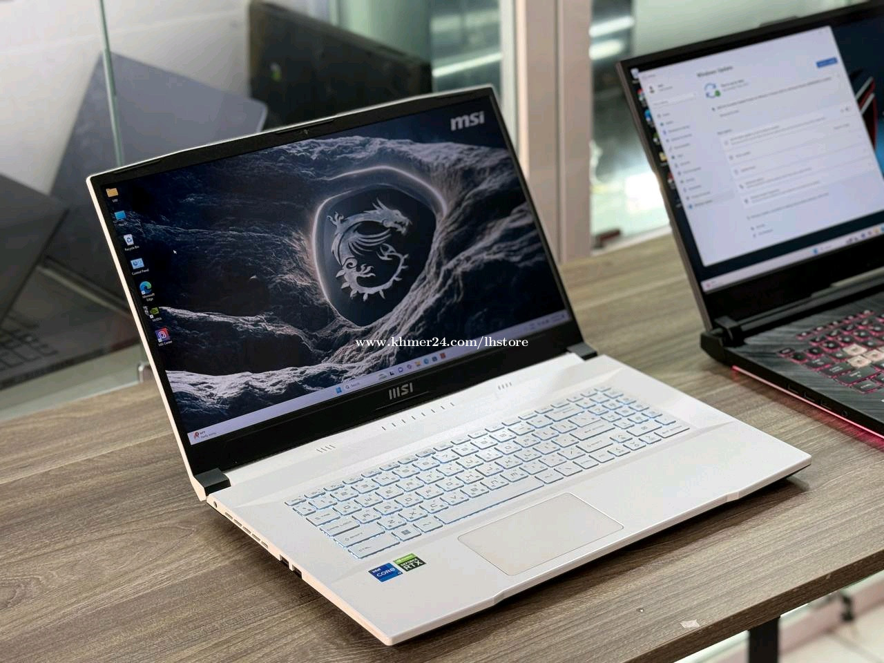MSI Prestige 15 探し A11UC RAM32 SSD512GB