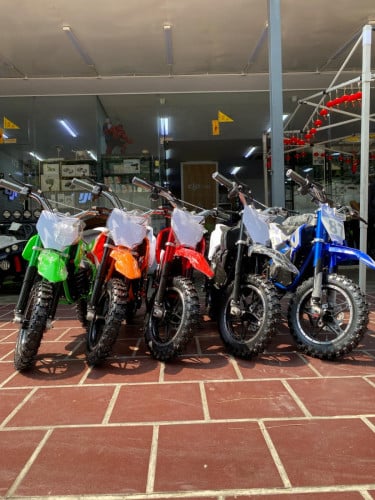 កូនម៉ូតូត្រៃ (ប្រើថ្ម)