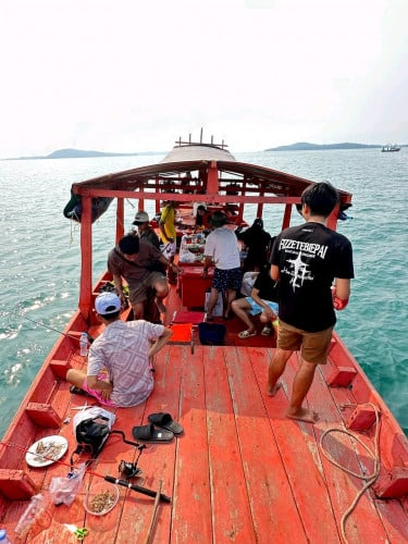 ទូកស្ទូចត្រីកំពង់សោម0886733777