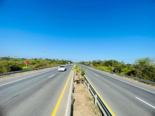 ដីប្លង់រឹងជាប់ផ្លូវជាតិលេខ5